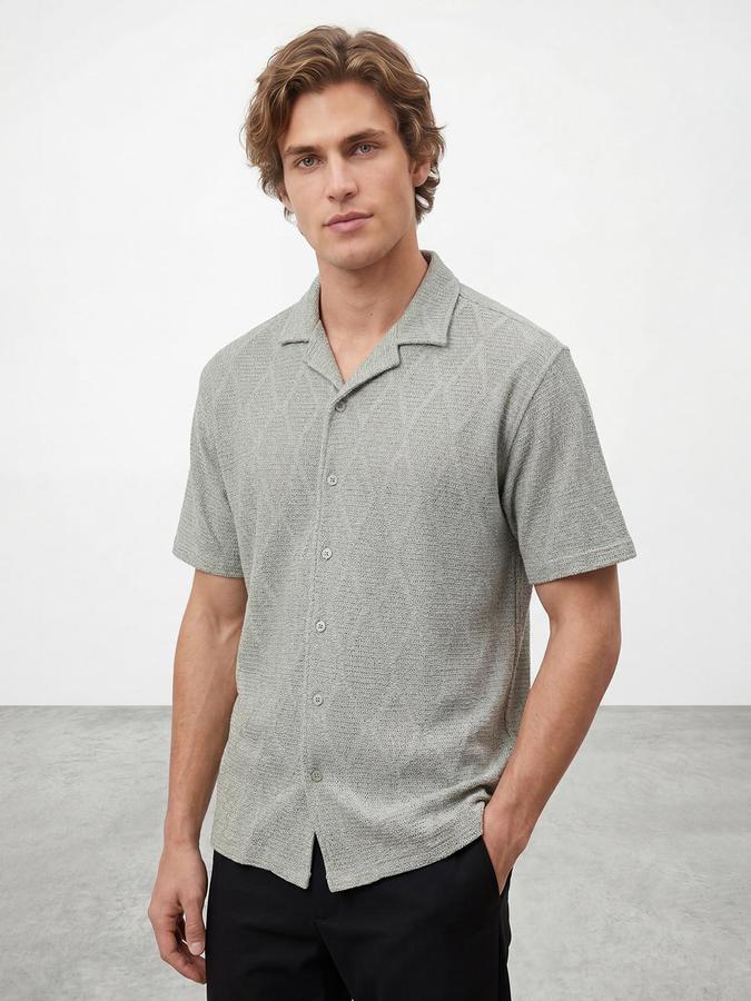 R&B Men Green Textured Resort Collar Short Sleeves Regular Fit Shirt