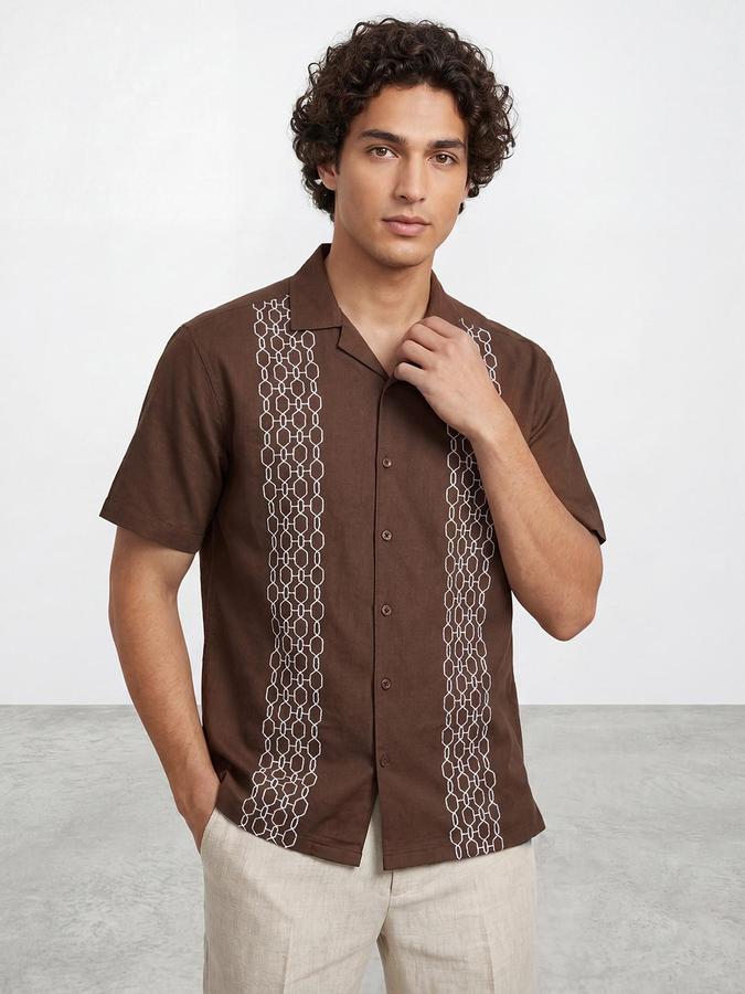 R&B Men Brown Geometric Print Resort Collar Short Sleeves Relaxed Fit Shirt